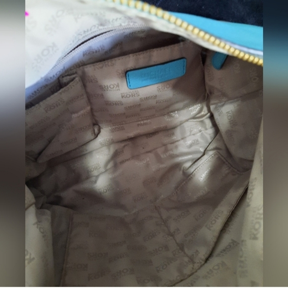 Michael Kors purse - Picture 7 of 9